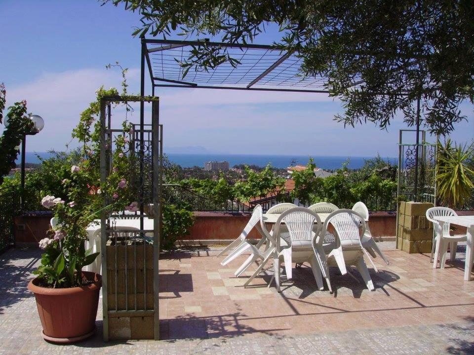 La Casa Di Mariu Bed & Breakfast Фурнари Екстериор снимка